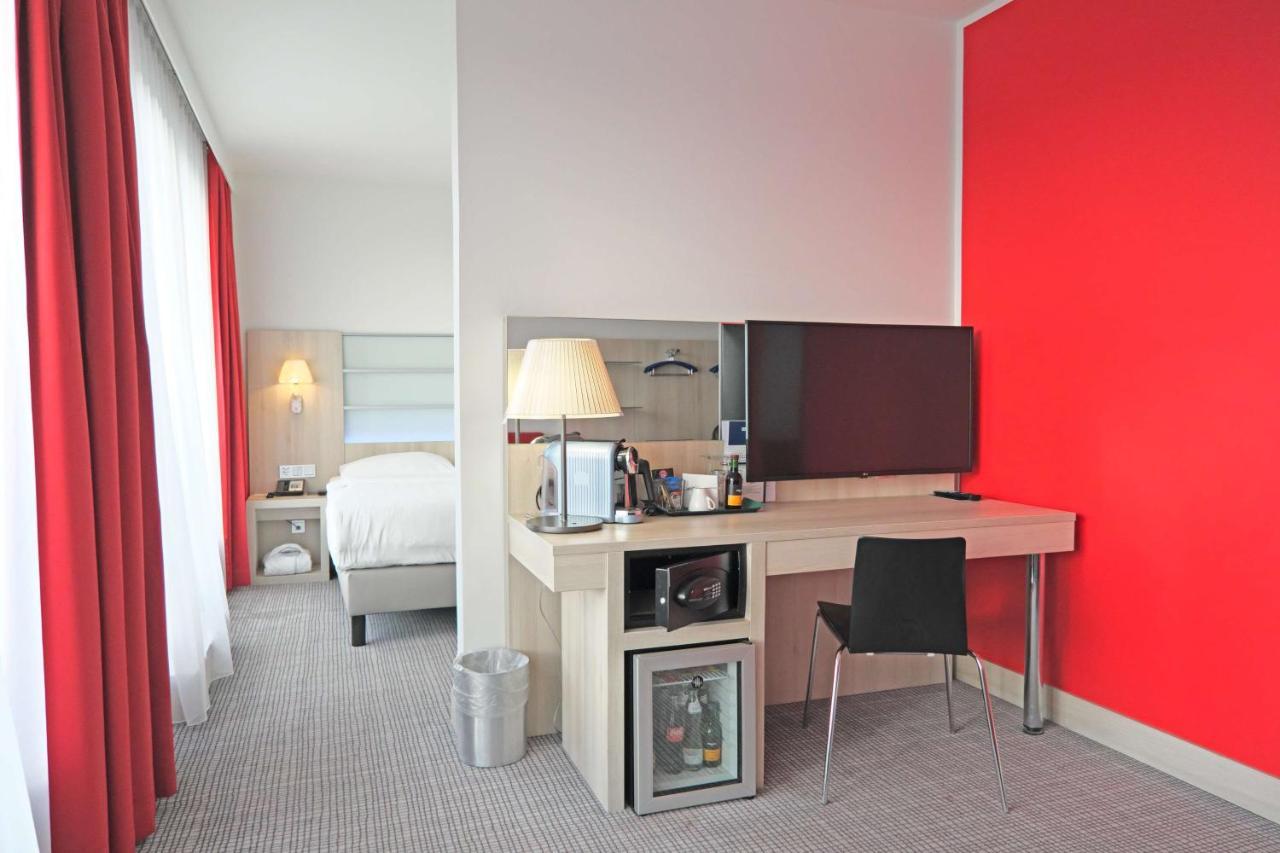 Park Inn By Radisson Linz Bagian luar foto