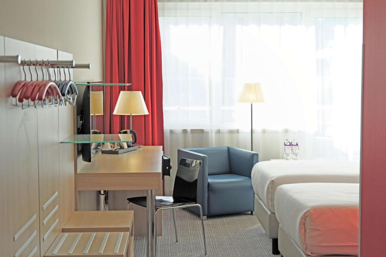 Park Inn By Radisson Linz Bagian luar foto