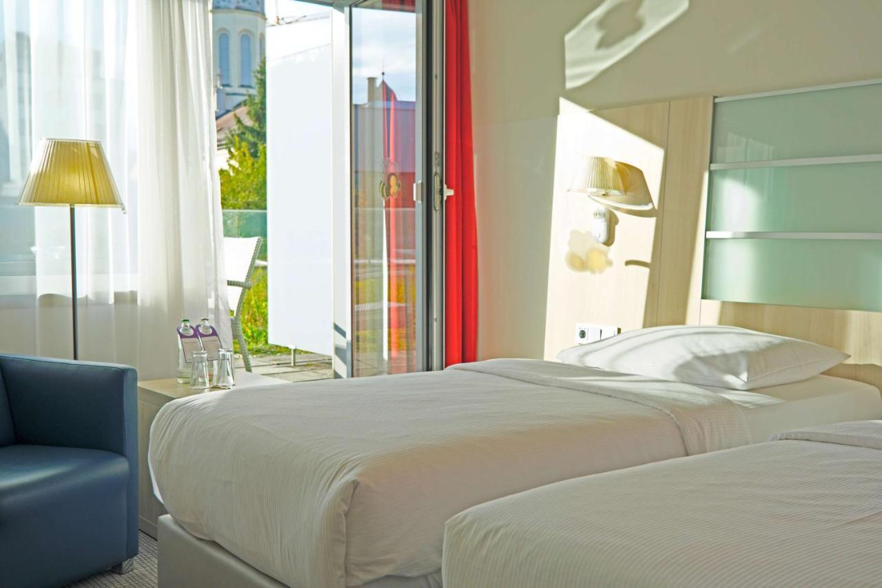 Park Inn By Radisson Linz Bagian luar foto