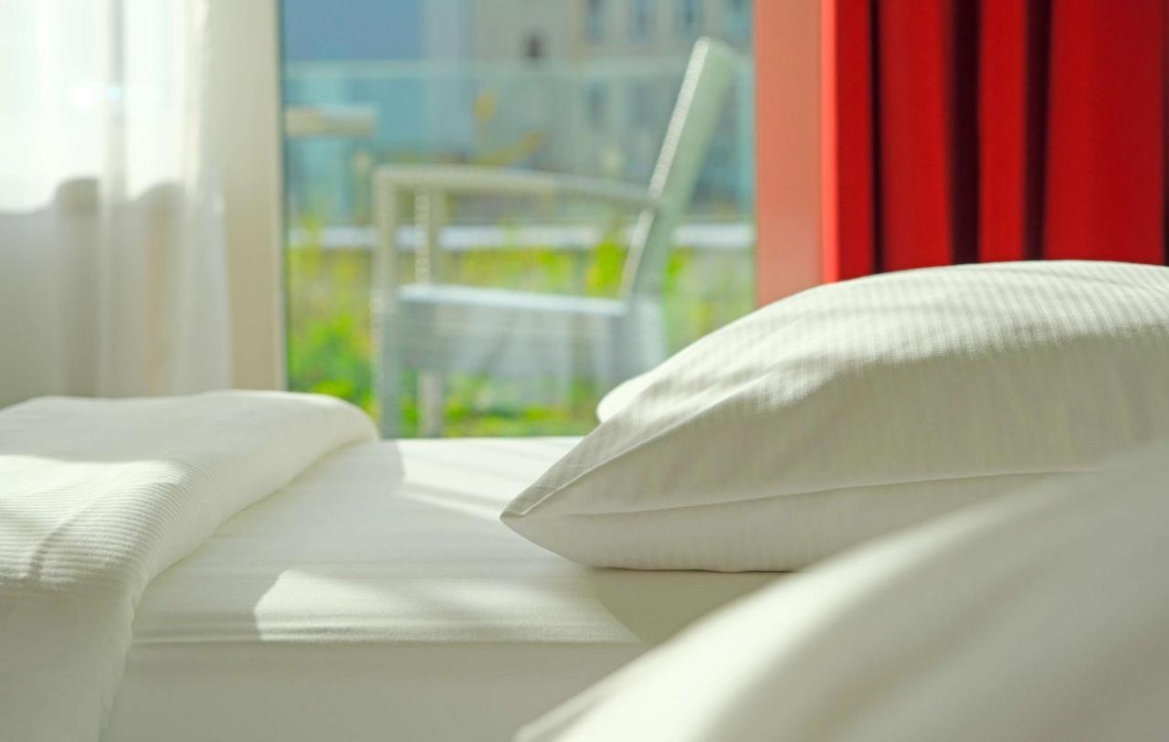 Park Inn By Radisson Linz Bagian luar foto