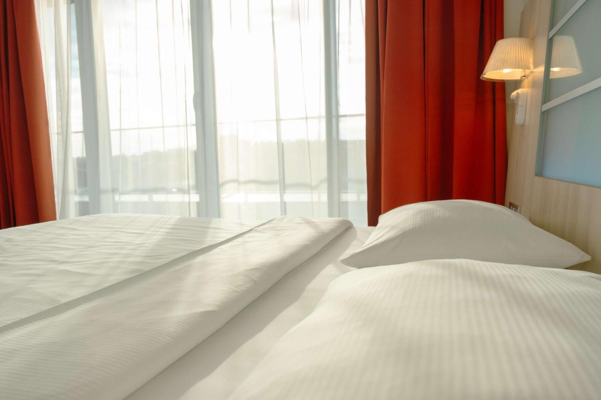 Park Inn By Radisson Linz Bagian luar foto