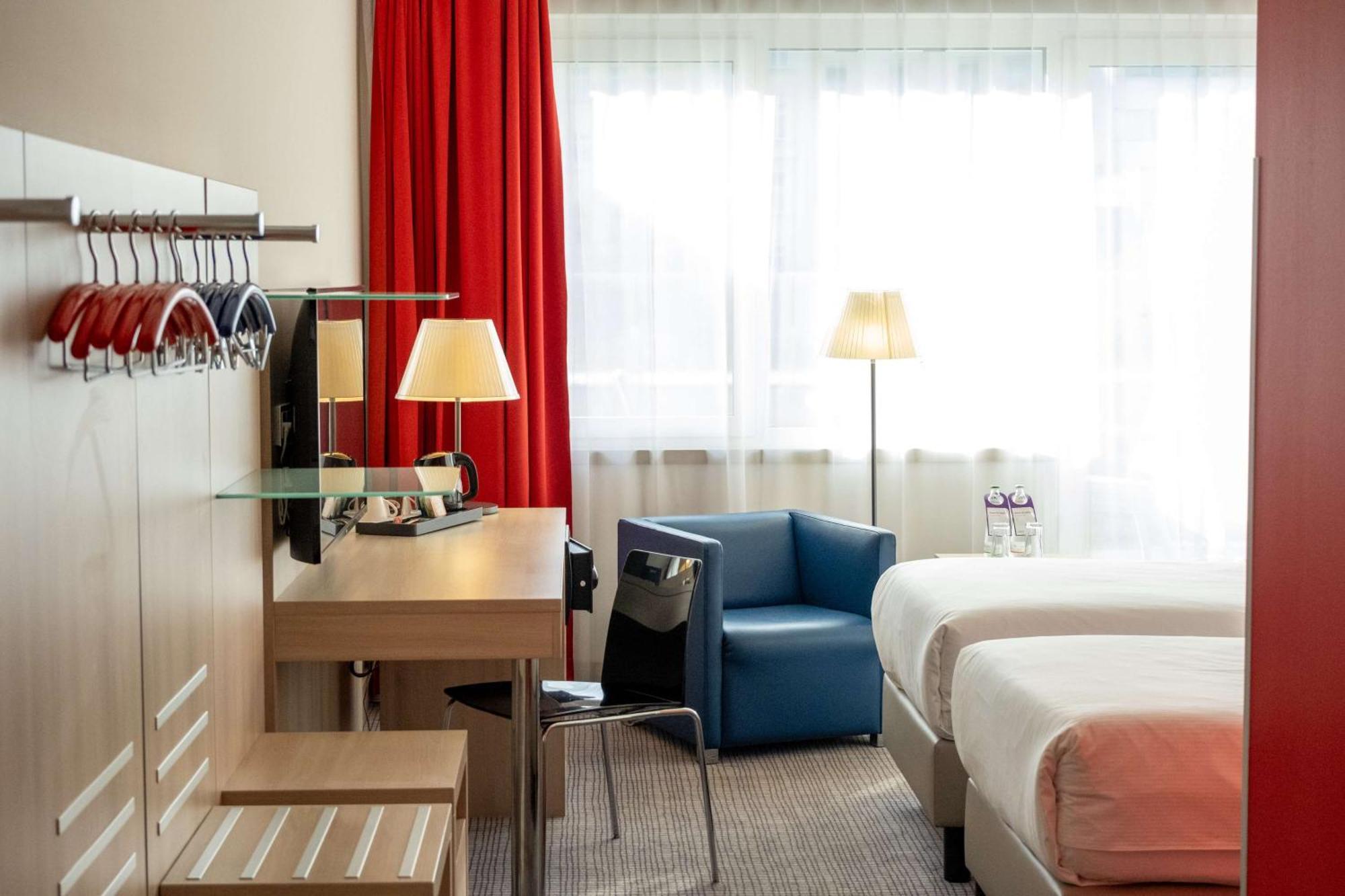 Park Inn By Radisson Linz Bagian luar foto