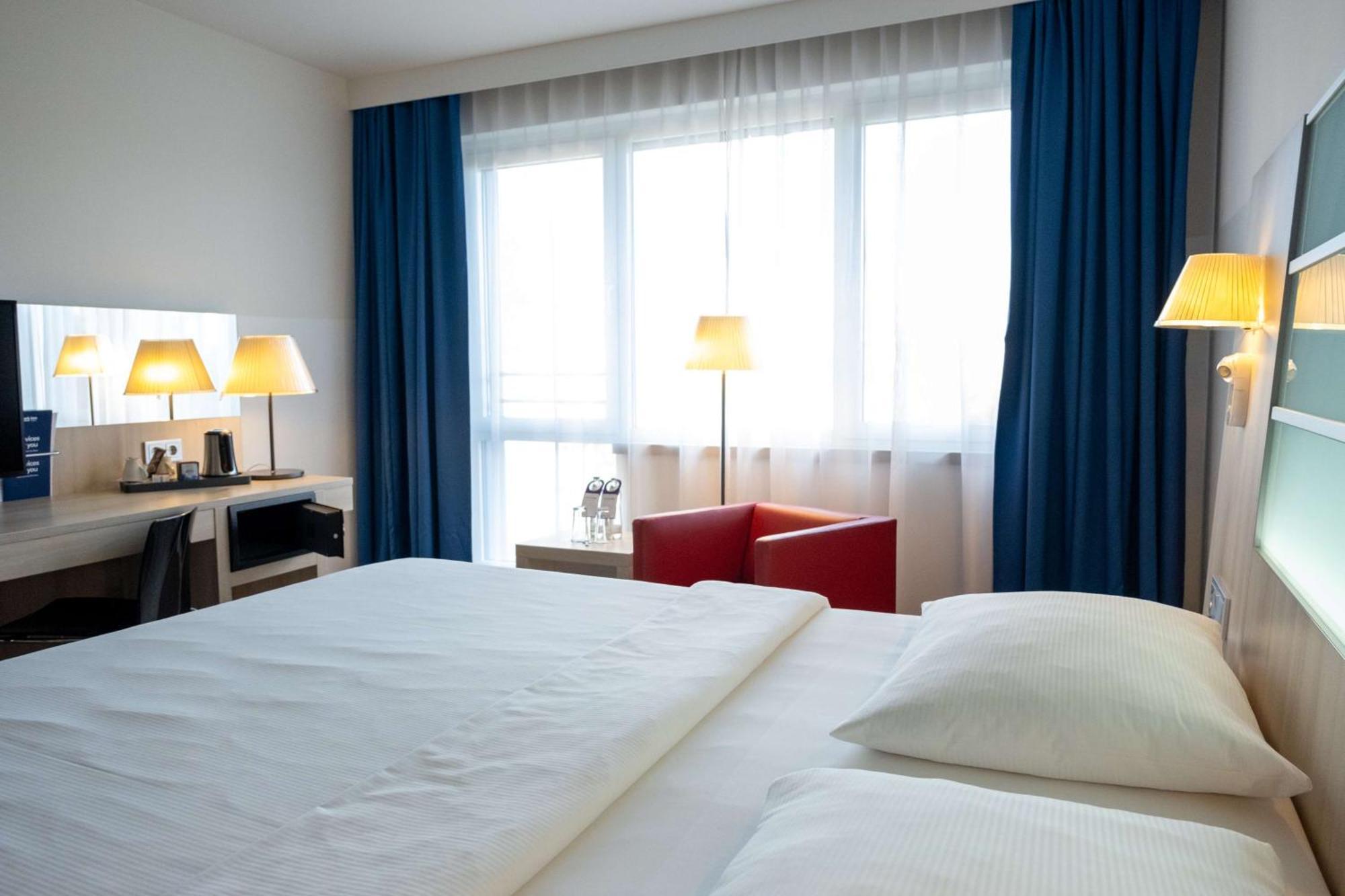 Park Inn By Radisson Linz Bagian luar foto