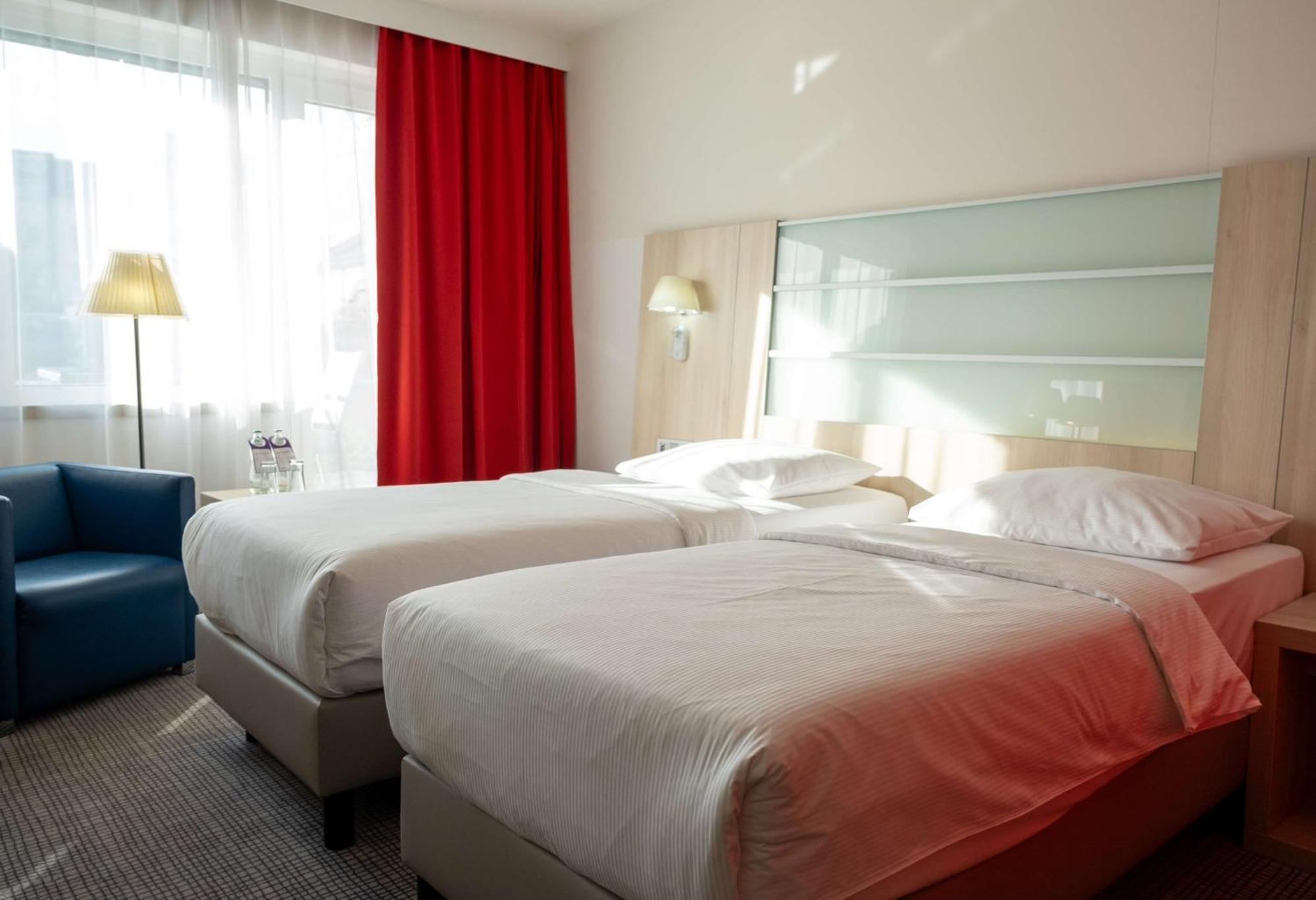 Park Inn By Radisson Linz Bagian luar foto