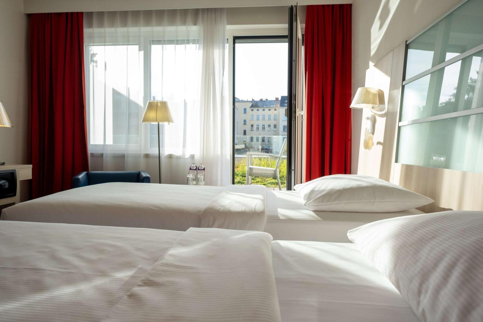 Park Inn By Radisson Linz Bagian luar foto