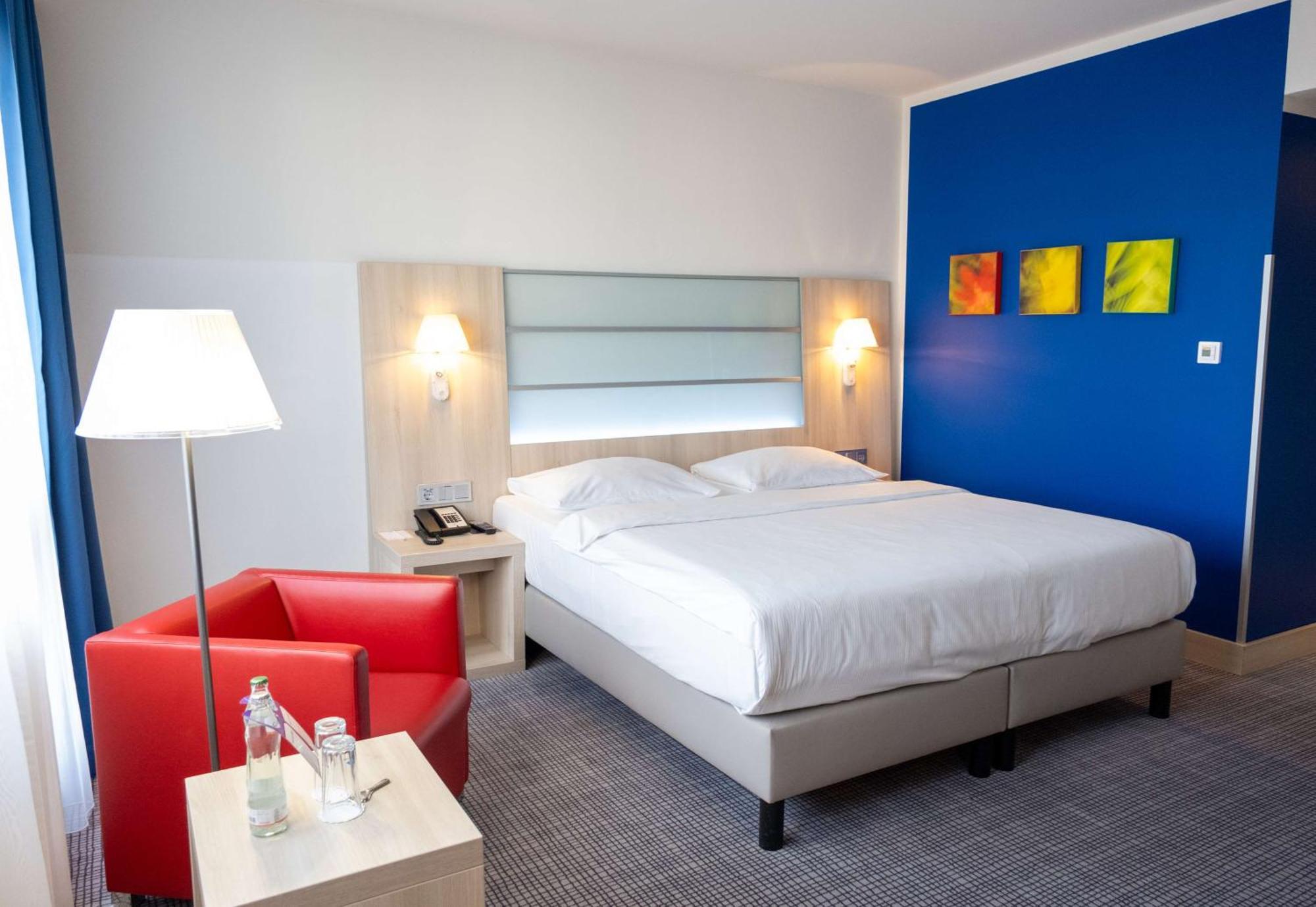 Park Inn By Radisson Linz Bagian luar foto