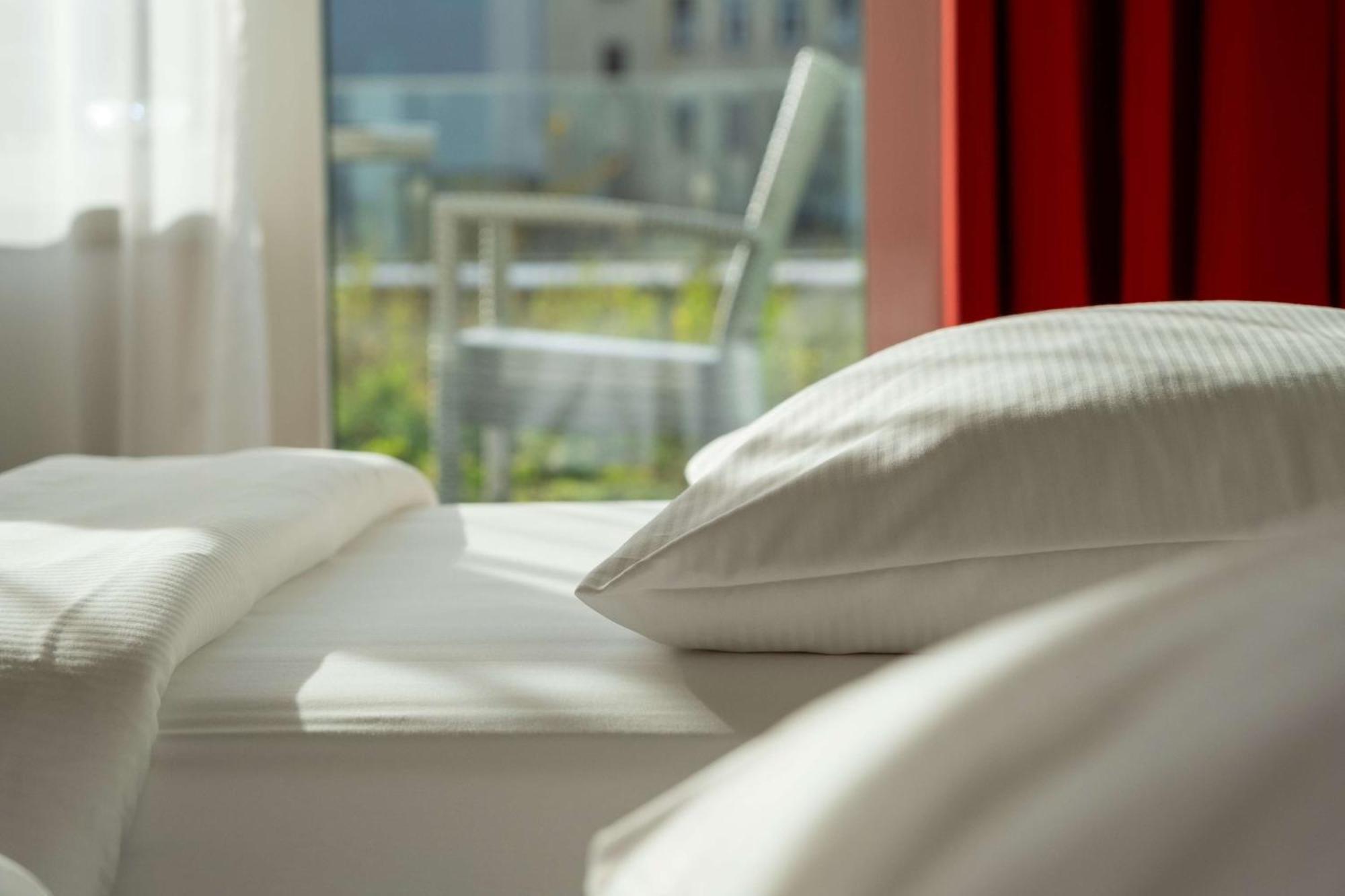 Park Inn By Radisson Linz Bagian luar foto