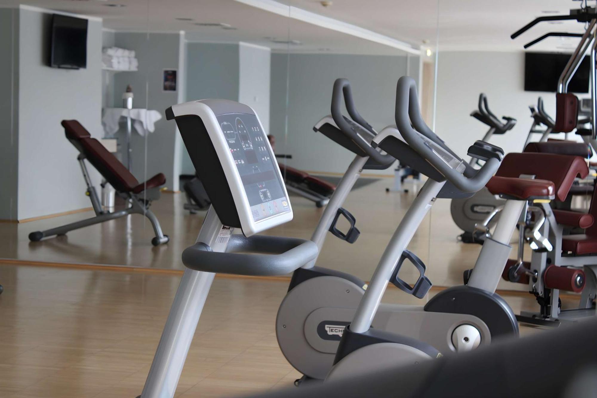 Park Inn By Radisson Linz Bagian luar foto