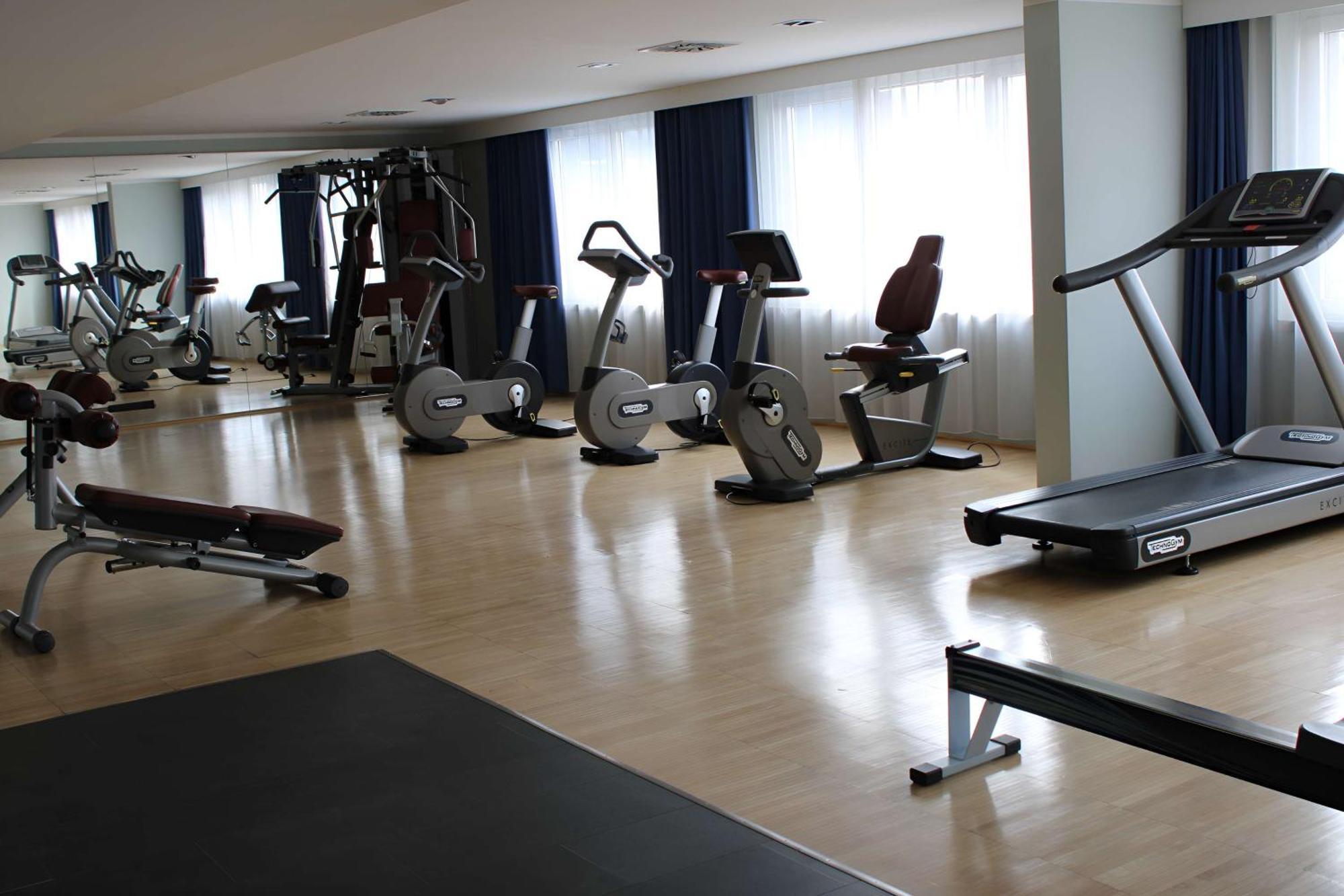 Park Inn By Radisson Linz Bagian luar foto