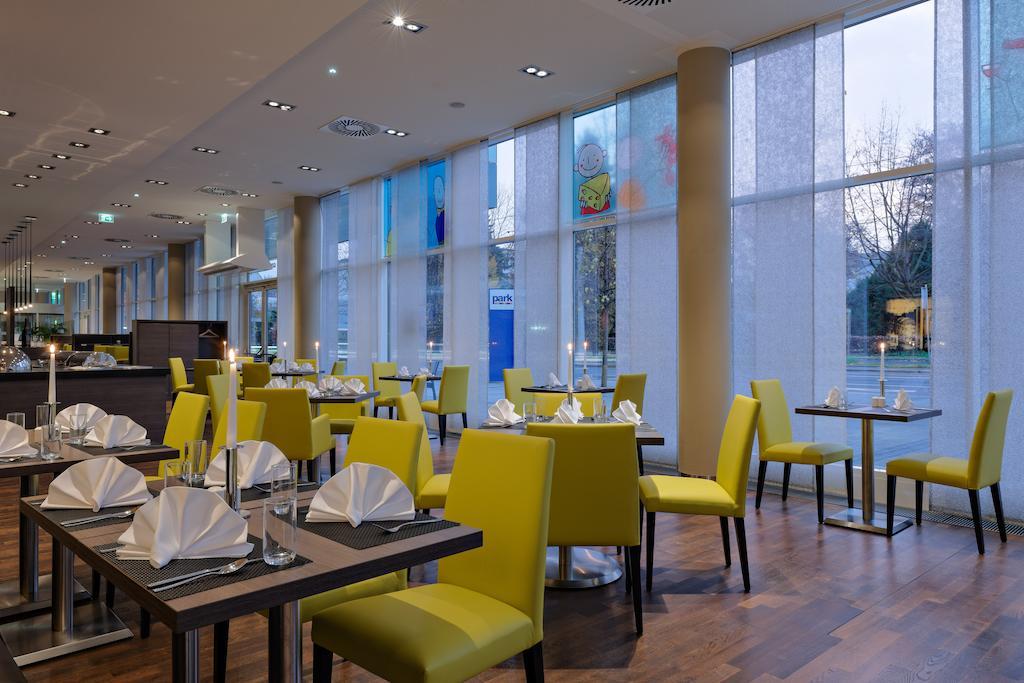 Park Inn By Radisson Linz Bagian luar foto